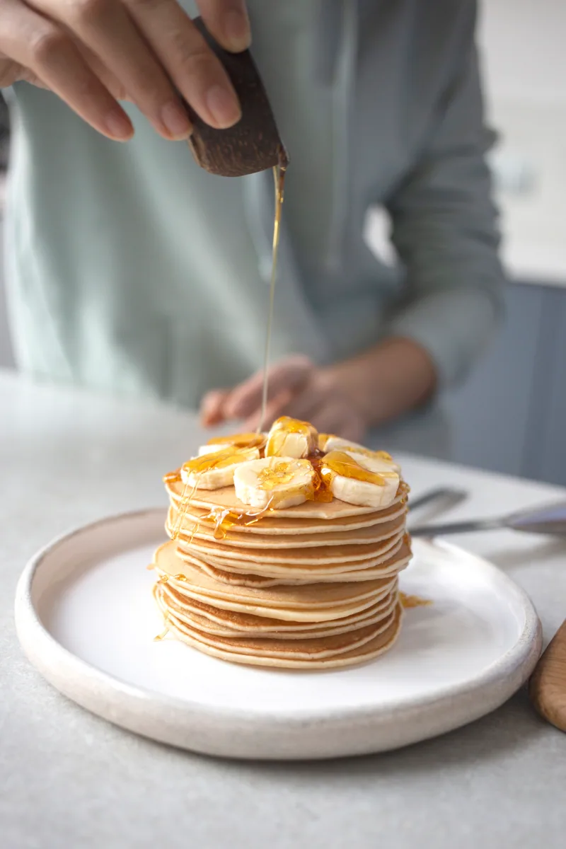 Panqueques con banana y miel